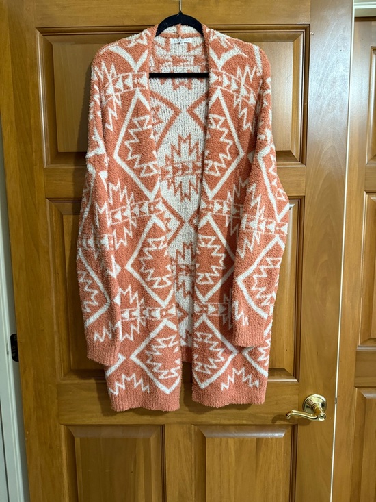Blakely Tops - Open-Front Coral & Cream Geometric Knit Cardigan. Never Worn.